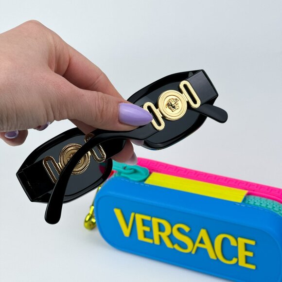 Versace KIDS VK4429U GB1/87 BRAND NEW Sunglasses Black Grey Gold Rectangle Kids - Picture 4 of 12